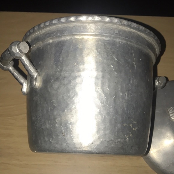 Hand Forged Everlast Metal pot with lid - Picture 14 of 14